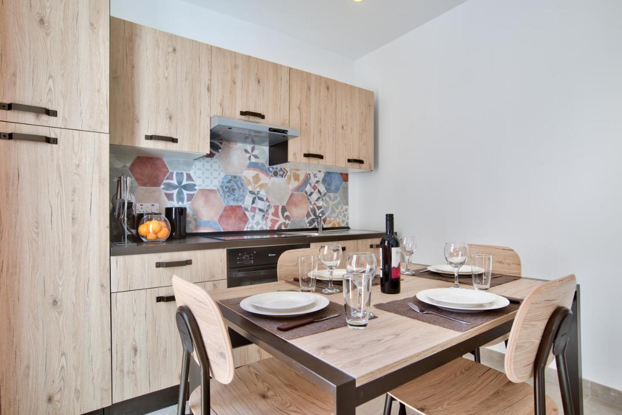 Sliema 2-Bedroom Central Apartments And Penthouse With Jacuzzi מראה חיצוני תמונה